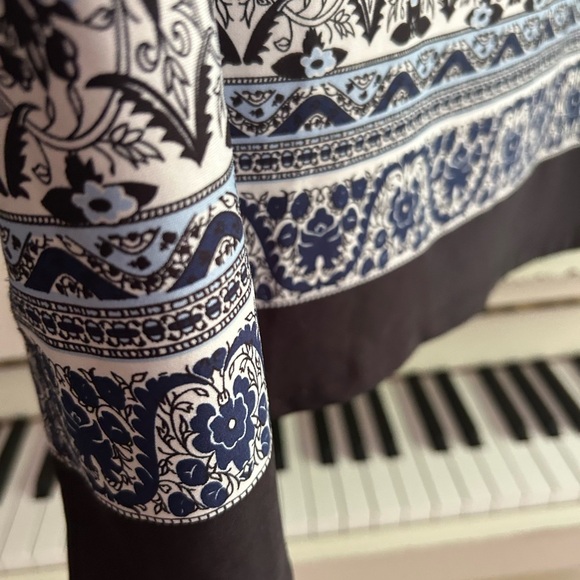 Laura Petites  Black and Blue Floral Tunic M - Picture 12 of 16